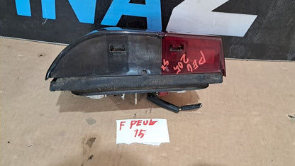 f Peug 15 Fanale posteriore Peugeot 205 1992 sinistro