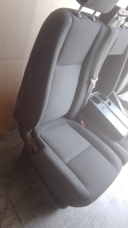 Tappezzeria Ford transit connect 2014 grigio scuro con strisce al centro