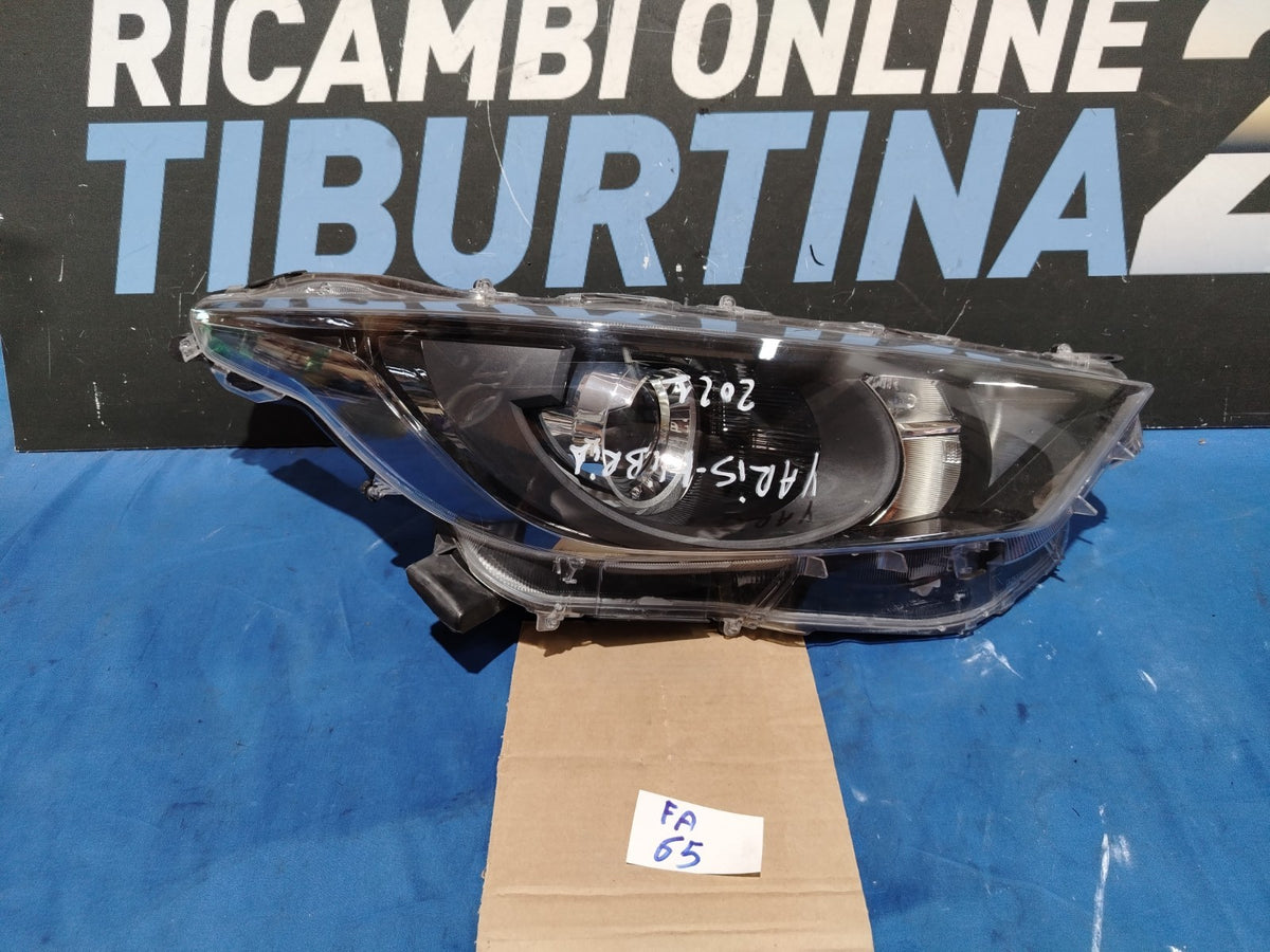 FA 65 - Faro anteriore destro Toyota Yaris Hybrid 2020 Mazda 2 attacchi rotti