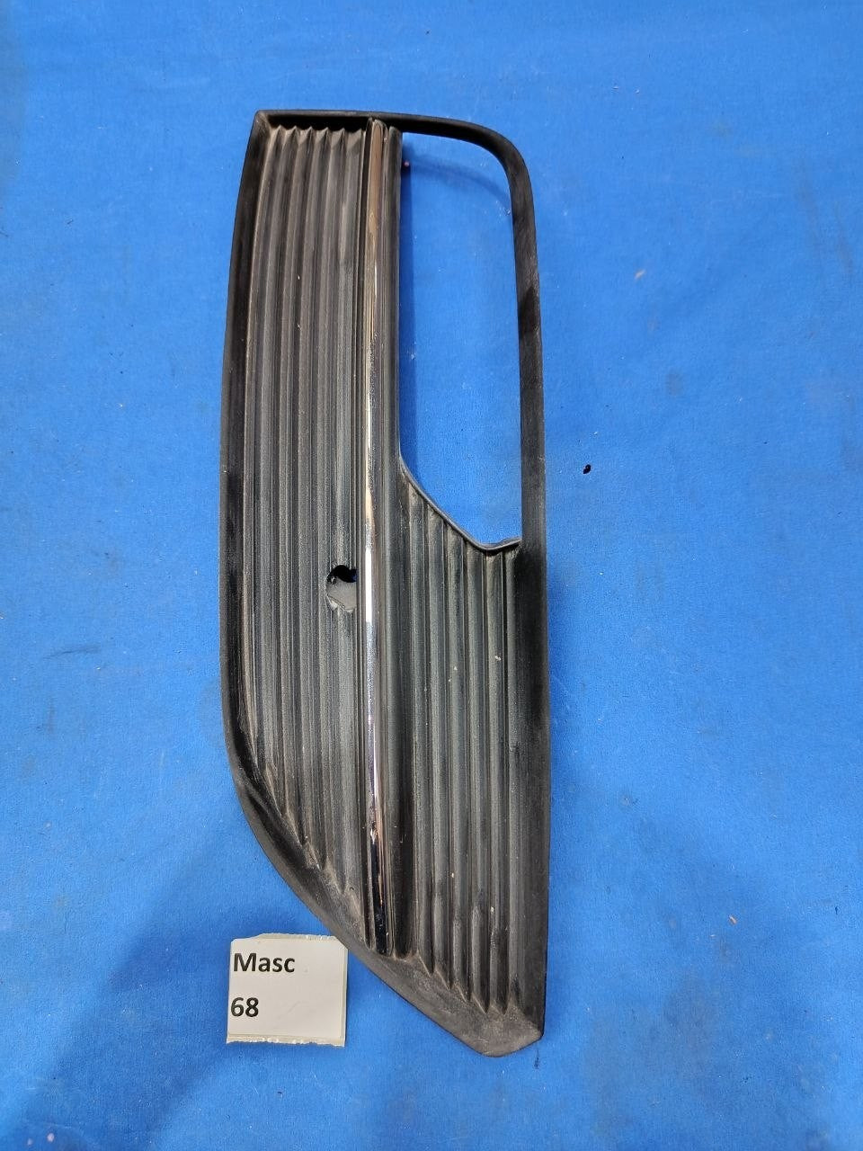 Masc 68 - Mascherina Fendinebbia destra paraurti anteriore Audi A3 8V 2012 2016