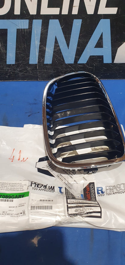 Masc 41 - N Mascherina griglia anteriore nuova commerciale Bmw Serie 1 F20