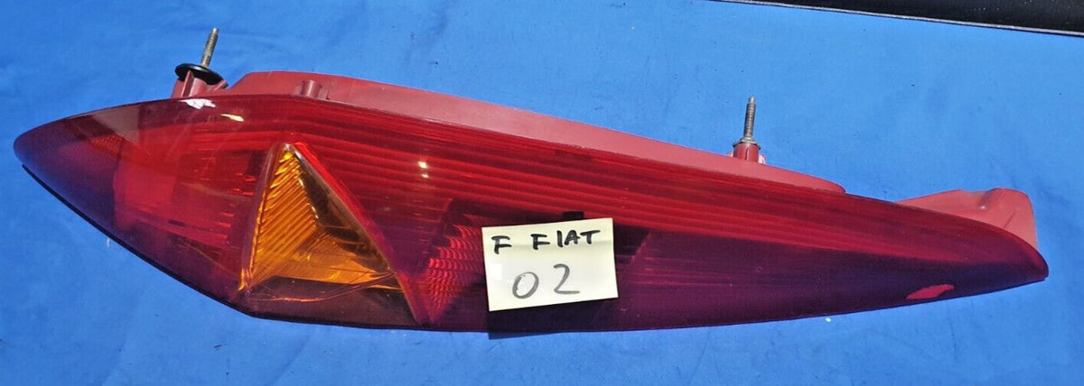 2 Bis - Fanale Posteriore sinistro Fiat Punto 2° serie 3 porte con portalampade