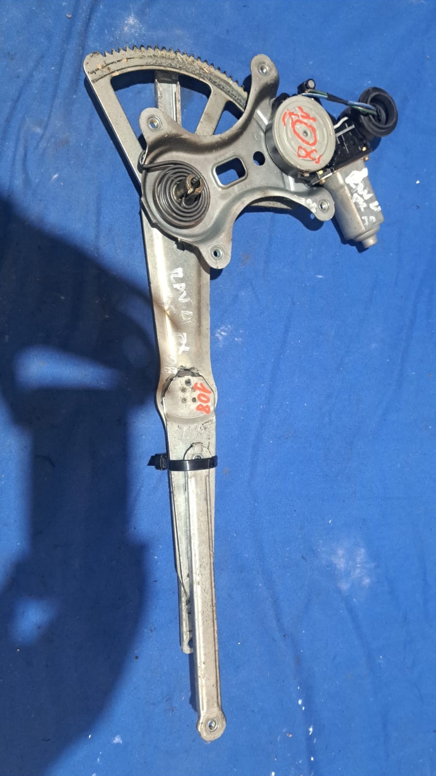 Alz 108 Alzavetro anteriore destro Toyota rav 4 3 porte dal 98 in poi