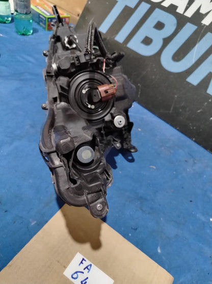 FA 64 - Faro anteriore sinistro Toyota Yaris Hybrid 2020 Mazda 2 Attacchi rotti