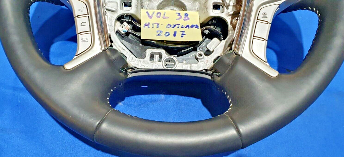 VOL 38 - Volante Mitsubishi Outlander 2017 in poi con comandi