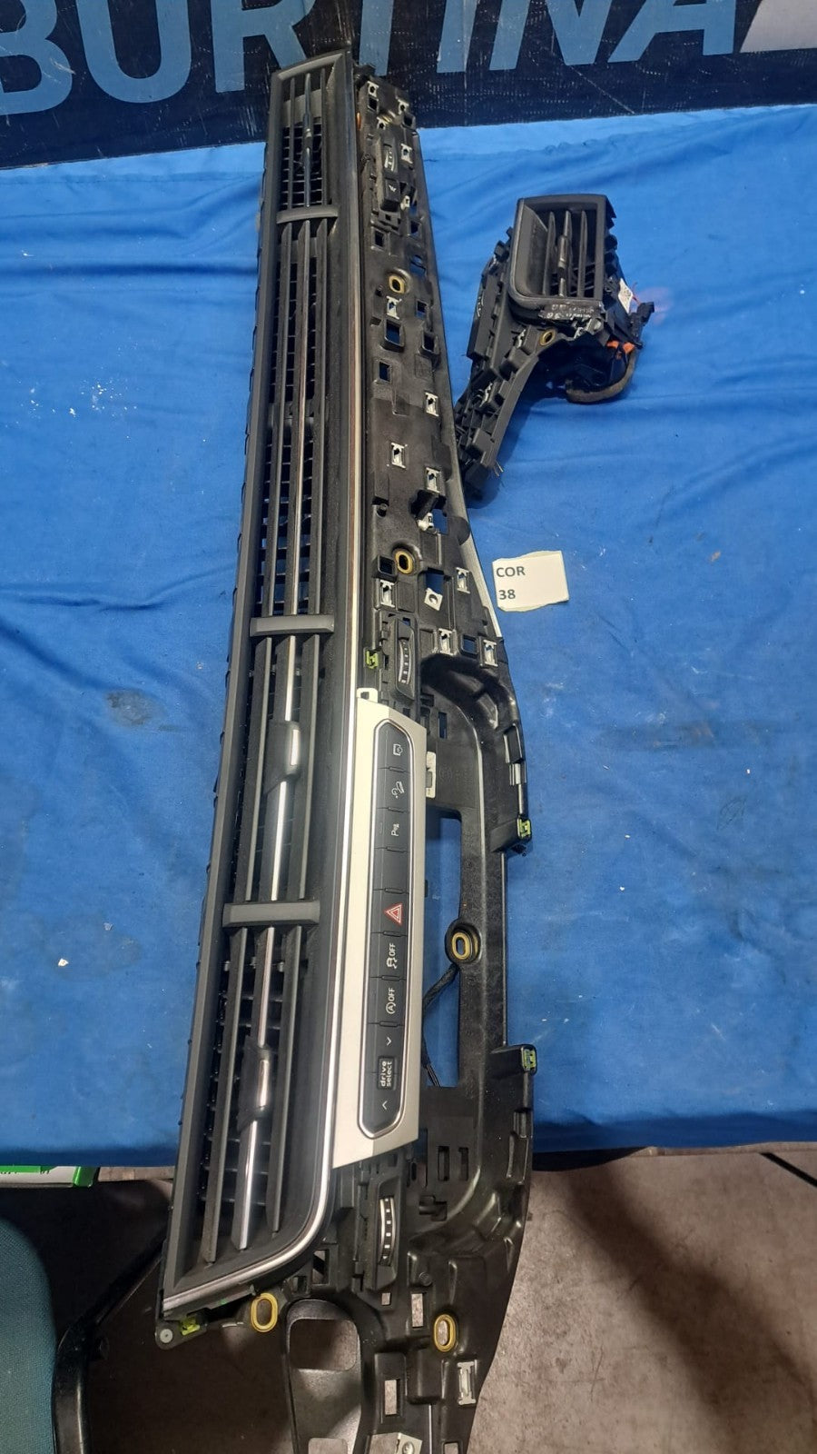 Cor 38 cornici bocchette aria Audi q7 dal2015 cod 4M1820902