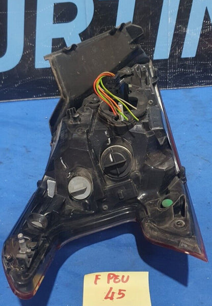 F Peu 45 Fanale posteriore Peugeot 308 5P destro dal 2013