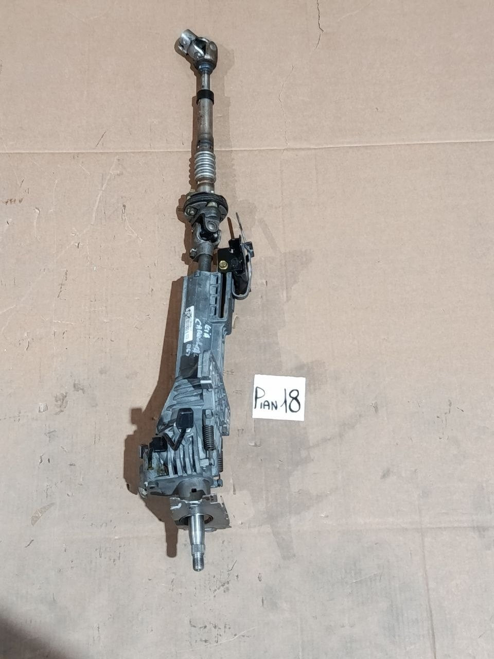 Pian 18 - Piantone sterzo manuale Kia Carnival 2006 2014  Cod B30BE20000