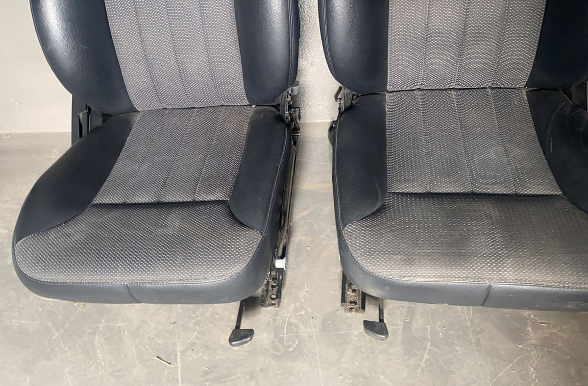 Tappezzeria Mercedes classe a W176 pelle laterale e stoffa al centro