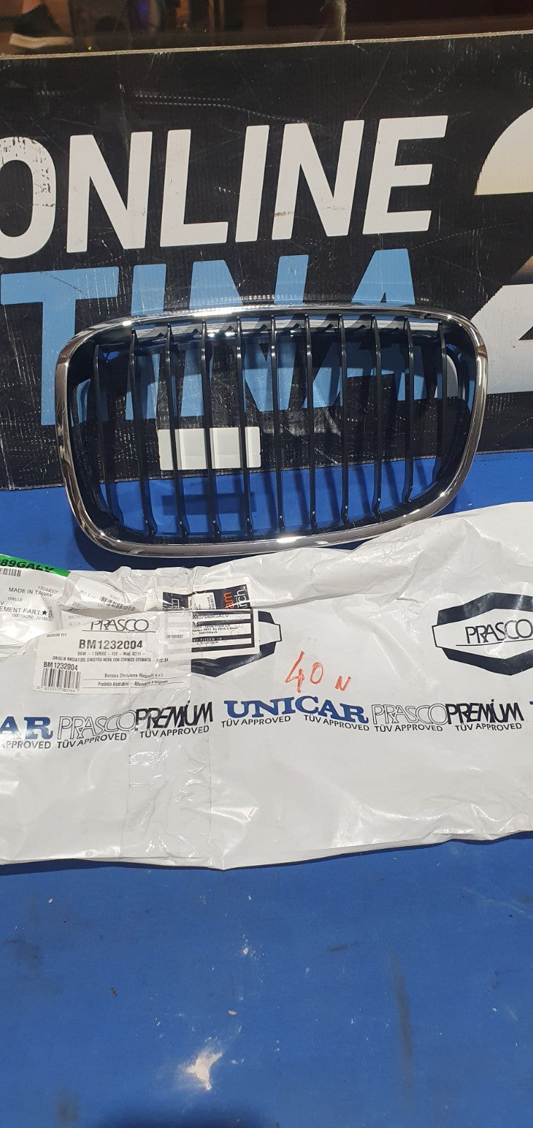 Masc 40 - N Mascherina griglia anteriore nuova commerciale Bmw Serie 1 F20
