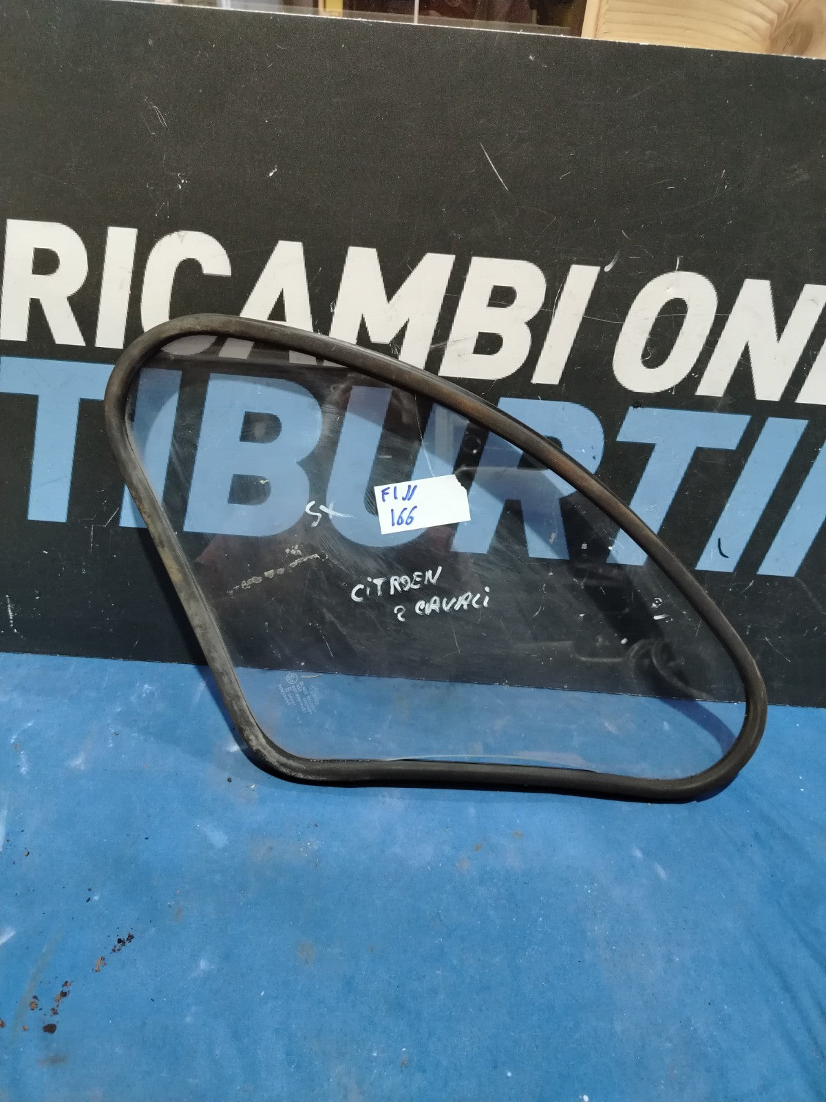 Fin 166 - Vetro Fisso posteriore Citroen 2 cv 2 cavalli sinistro
