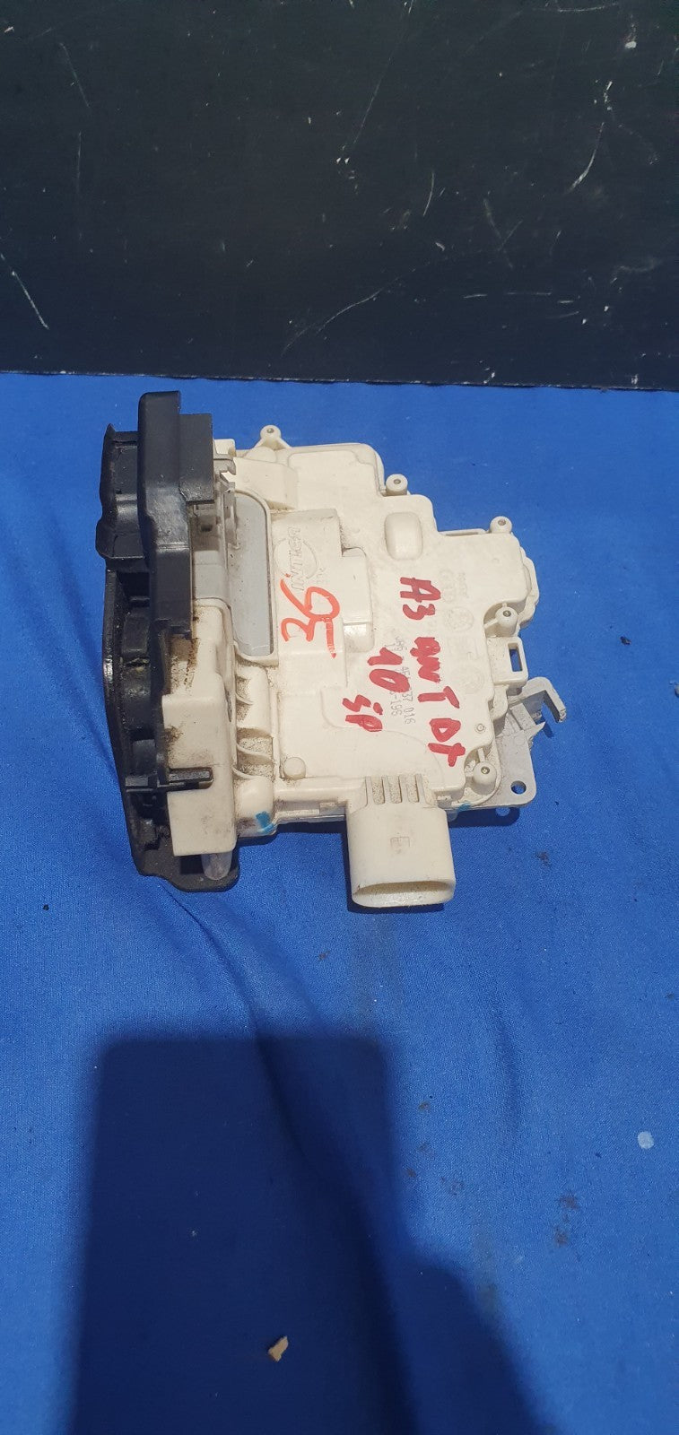Ser 36 - Serratura elettrica Audi anteriore destra 4F1537016