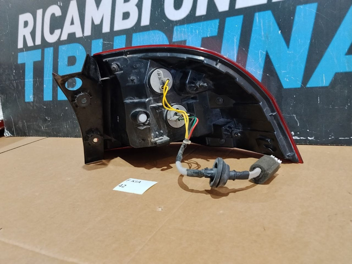 F Kia 42  - Fanale posteriore stop Kia rio 2011 2017 esterno sinistro