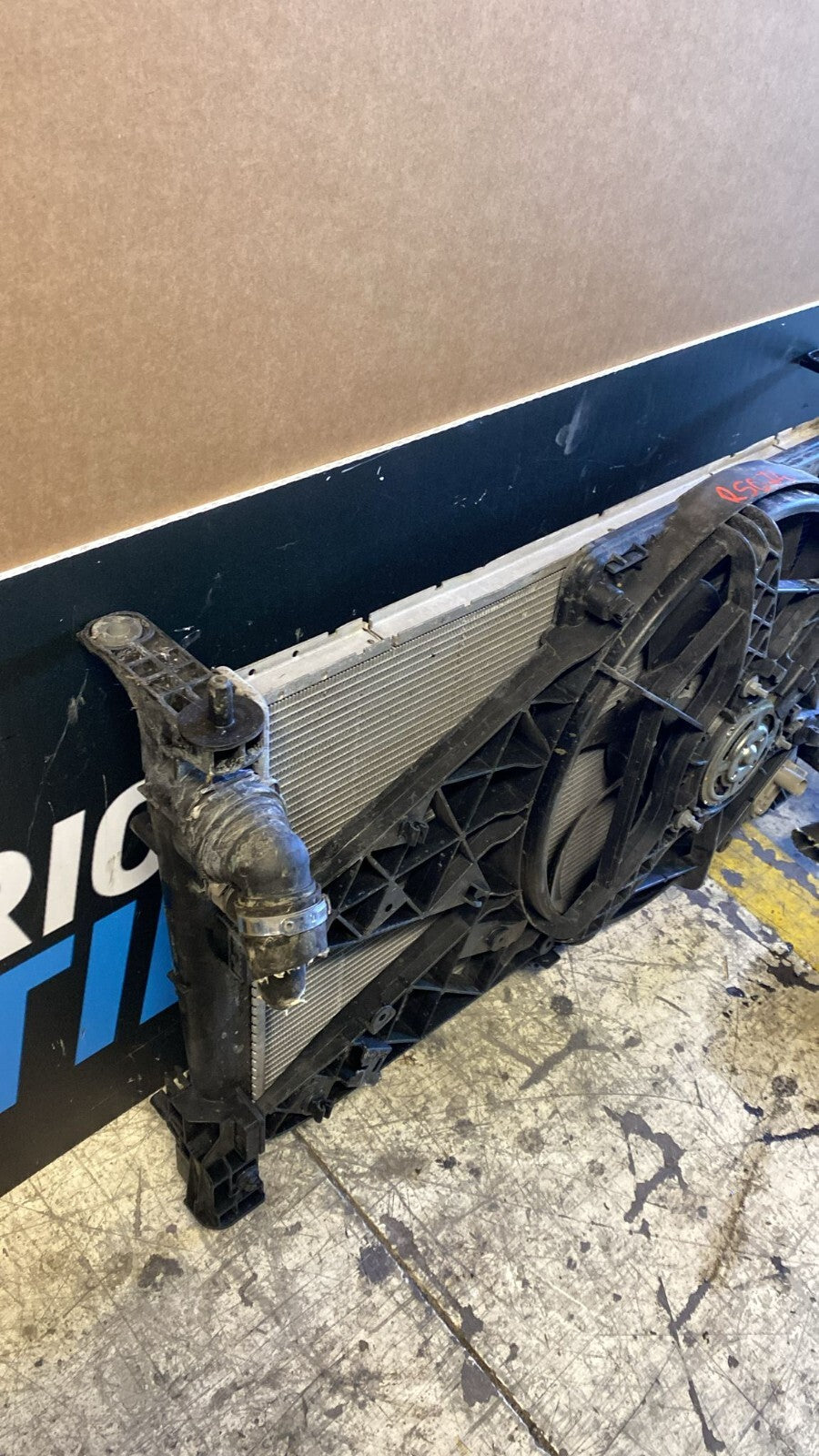 Radiatore e ventola Fiat Doblo 1.6D Anno 2010 Numero oggetto R5074