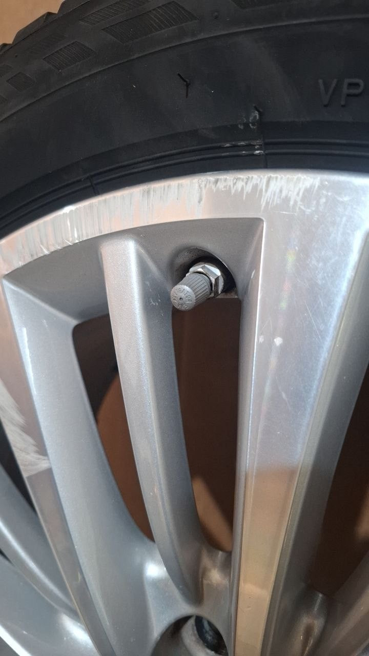 47 cerchi con gomme da cambiare bmw serie 2 tourer 205-55-17 cerchi originali