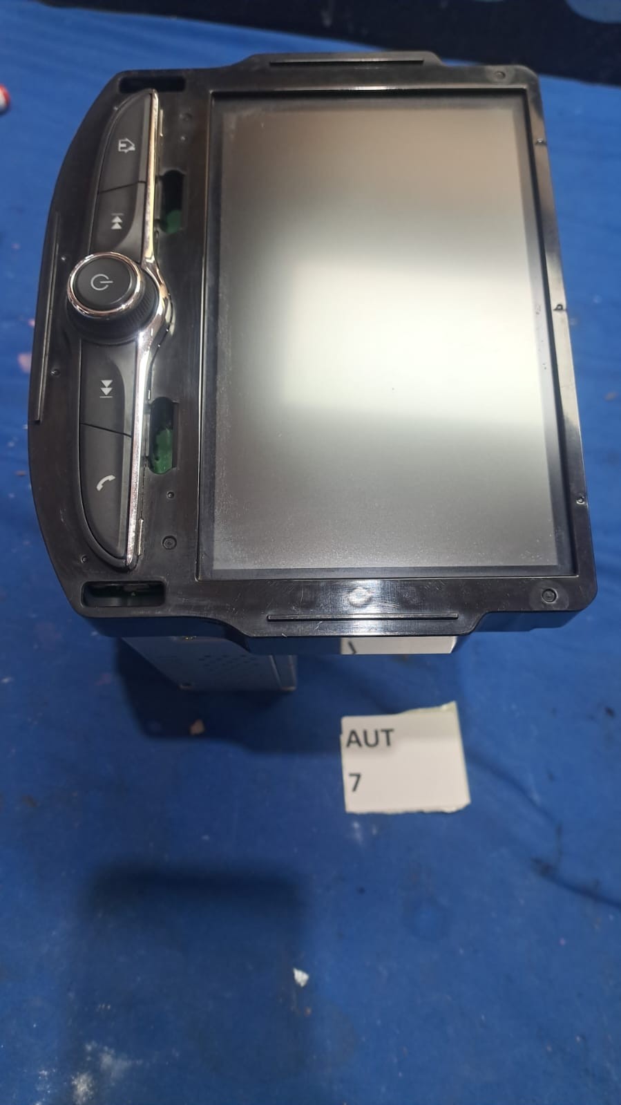 Aut 7 Autoradio monitor Opel Adam