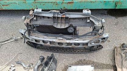 Muso completo musata Toyota  yaris 1.4d parafanghi ammaccati fari attacchi rotti