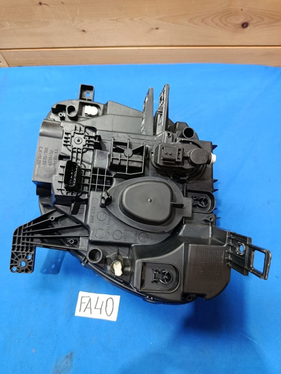 FA 40 - Faro Anteriore Destro Smart EQ Electric con LED a puntini dal 2019