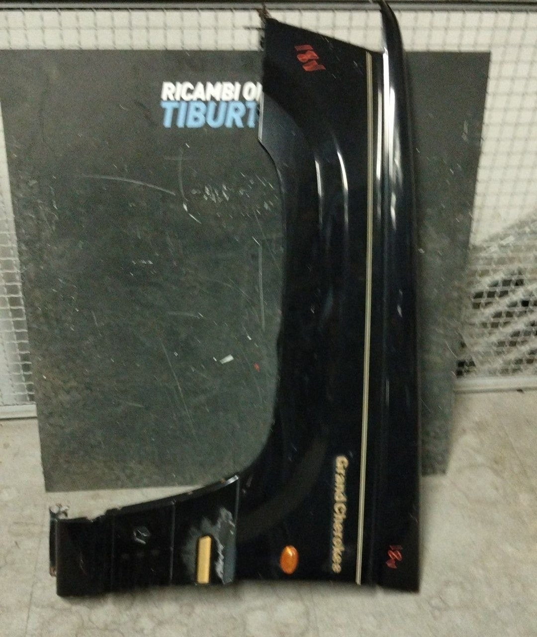 Par18v parafango anteriore sinistro jeep Grand Cherokee dal 1993