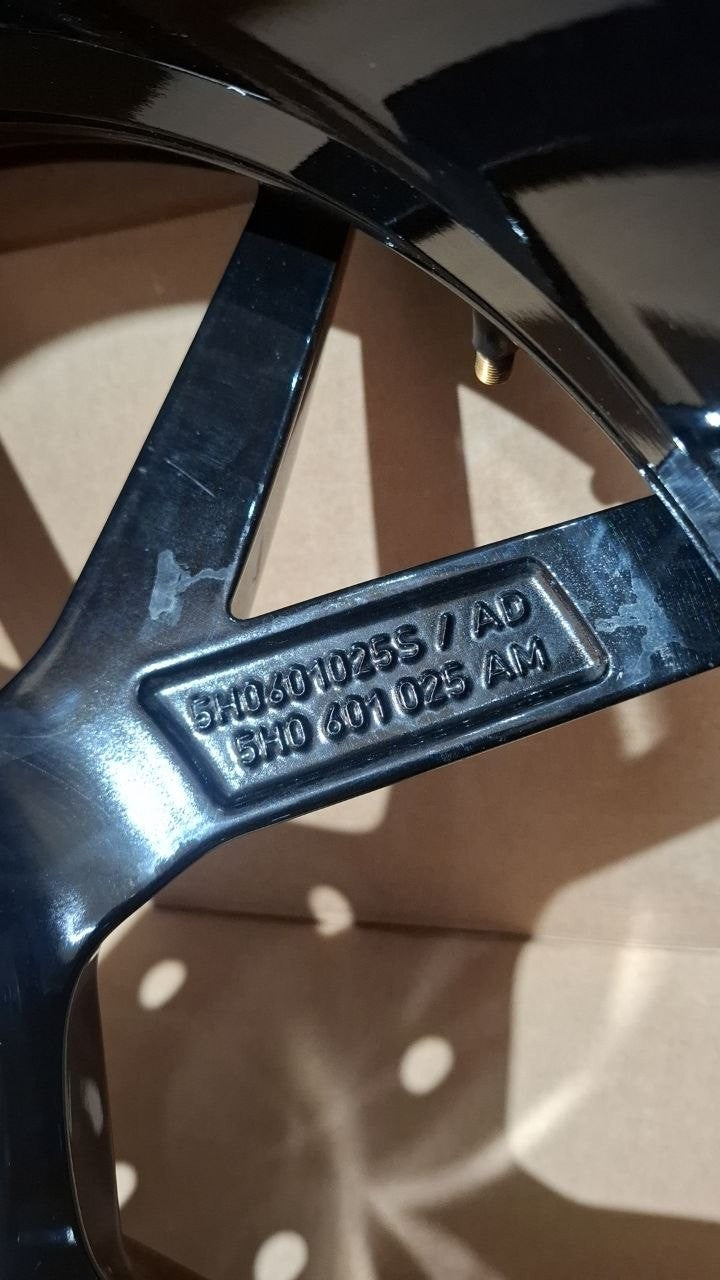 46 / 2 cerchio originale Volkswagen Golf 8 R Estoril 5h0401025s 8jx19h2 et50