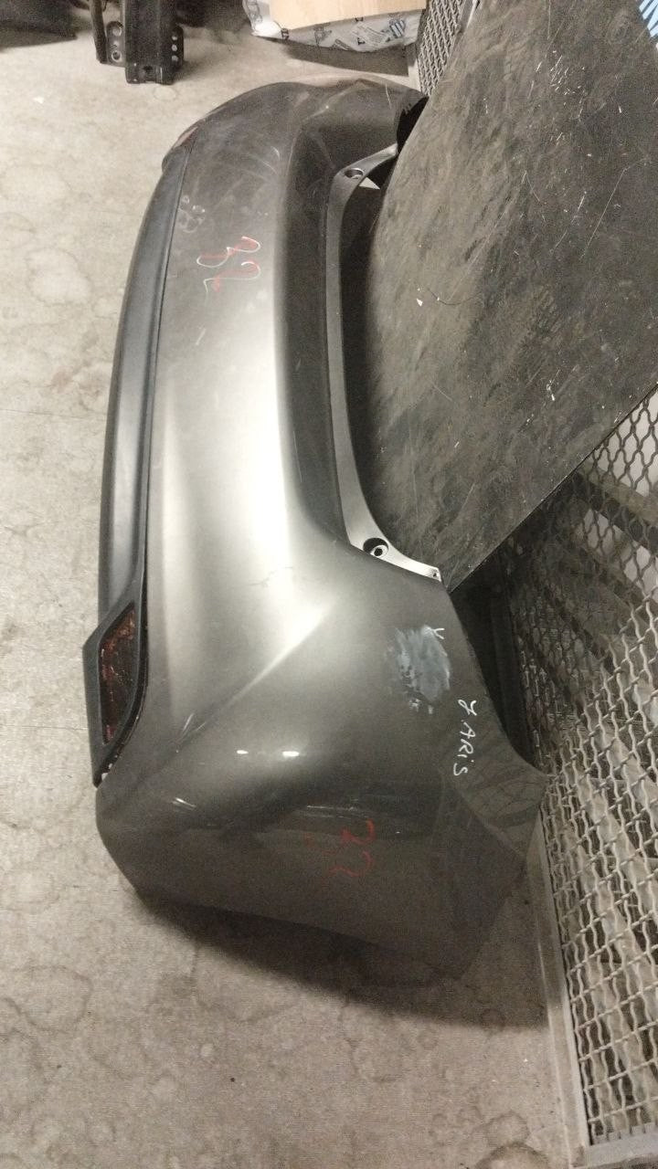 Par32 paraurti posteriore Toyota Yaris 2014 2017 con difetti