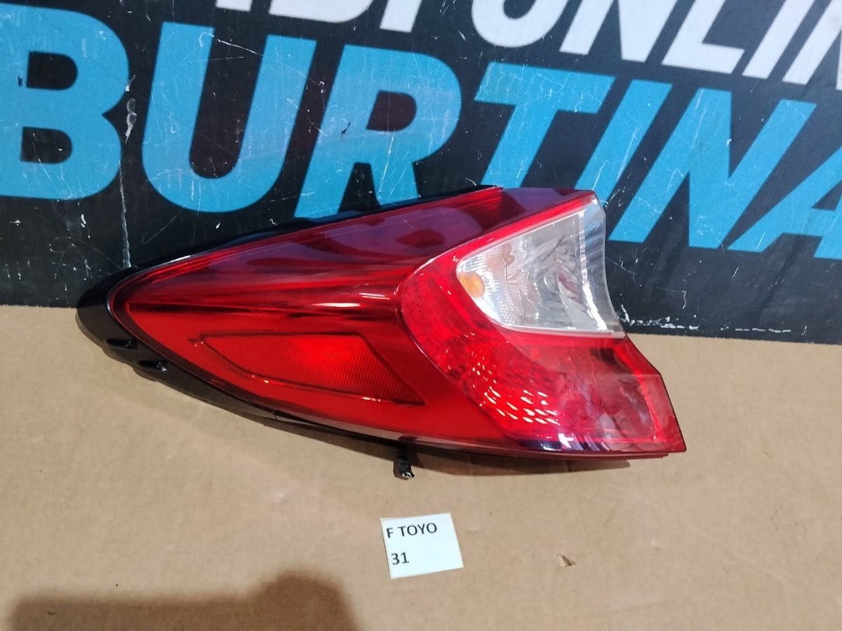 F Toyo 31 - Fanale posteriore stop esterno sinistro Toyota c-hr CHR 2016 2019