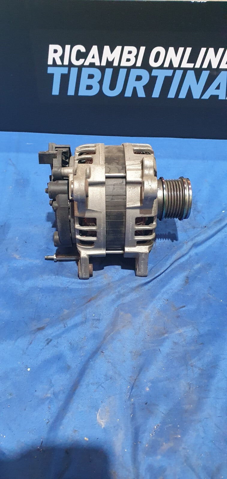 Alternatore Audi A3 1.6 D Bosch 04L903023K