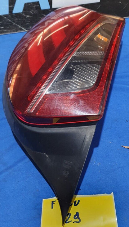 Fanale posteriore Peugeot 208 Fastback destro 2012 2019