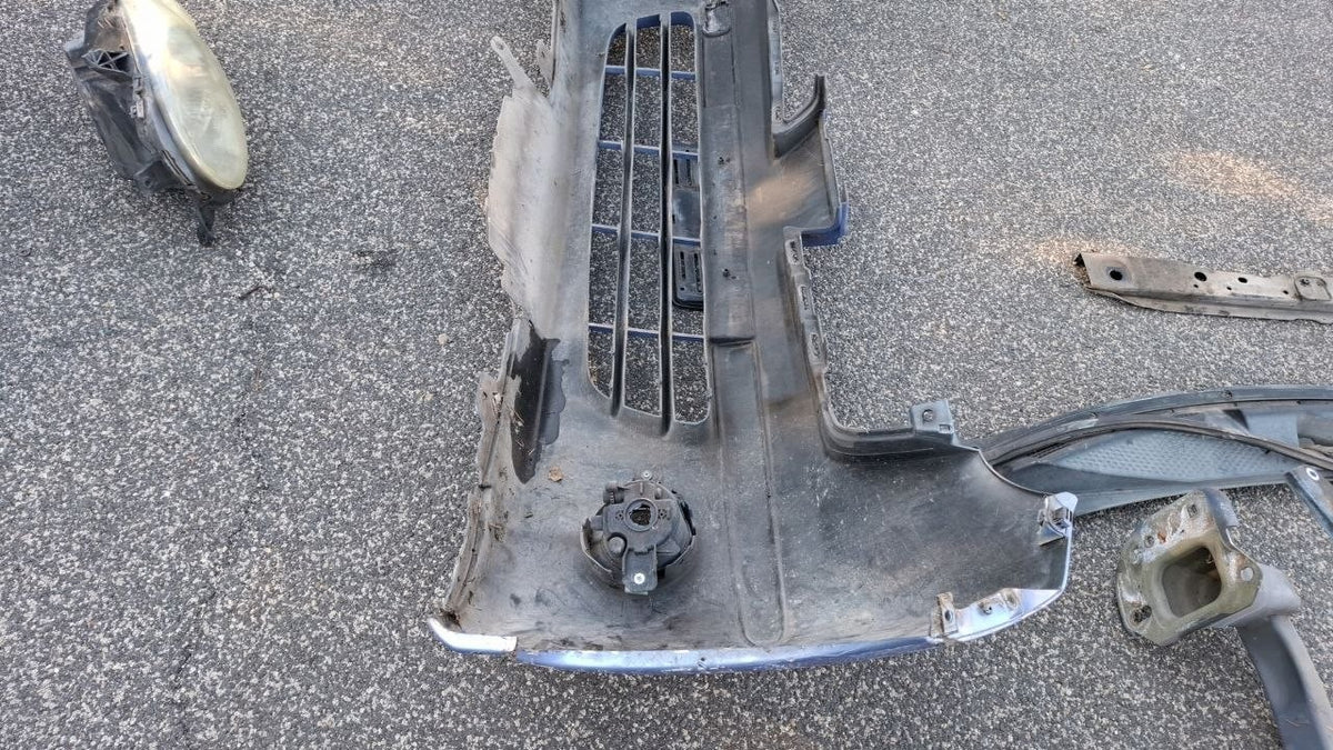 Muso completo musata Nissan micra 1.2b paraurti con difetti leggi descrizione