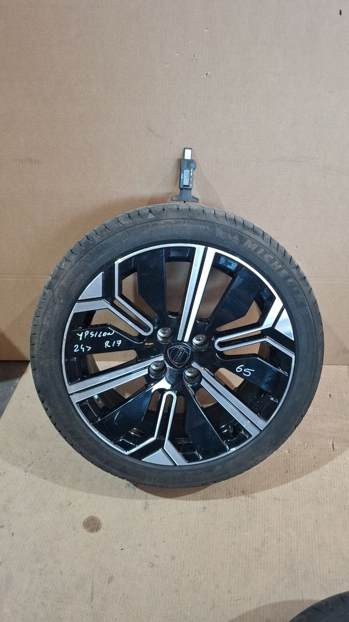 65 Cerchi e gomme estive lancia new ypsilon 205 45 17 michelin dot 04 25