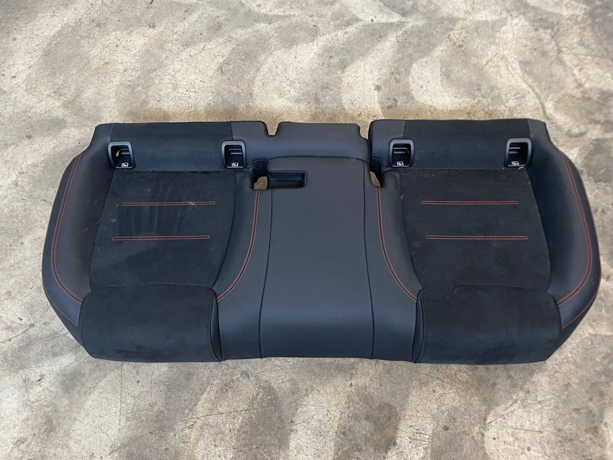 Tappezzeria Mercedes GLA H247 dal 2020 in pelle e alcantara senza airbag sedili