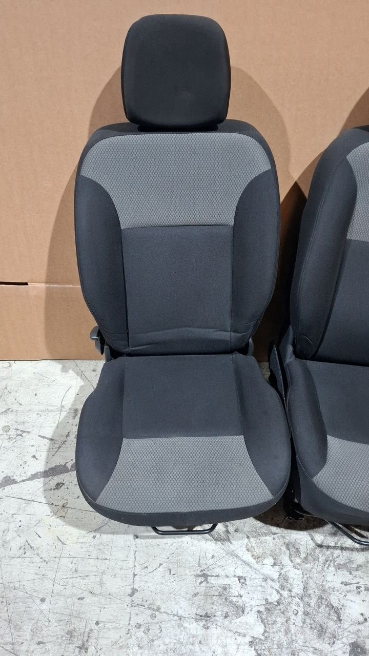 Tappezzeria in stoffa nero e grigio renault kangoo sedile lato guida con 3 buchi