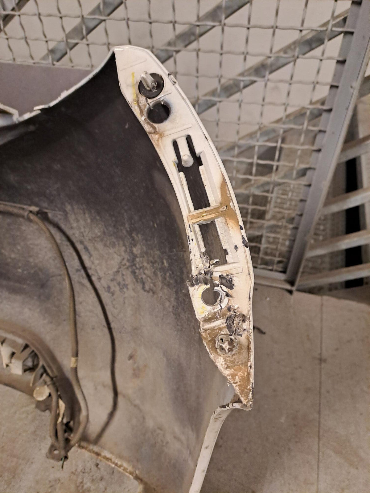Paraurti posteriore Peugeot 208 - 74 (guide rotte)