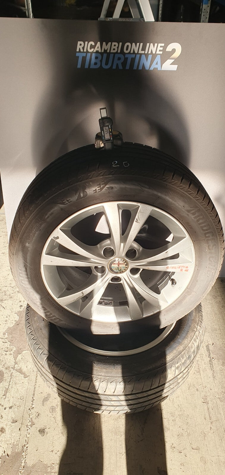 Cerchi e gomme 4 cerchi per Alfa Romeo Giulietta r16 con gomme
