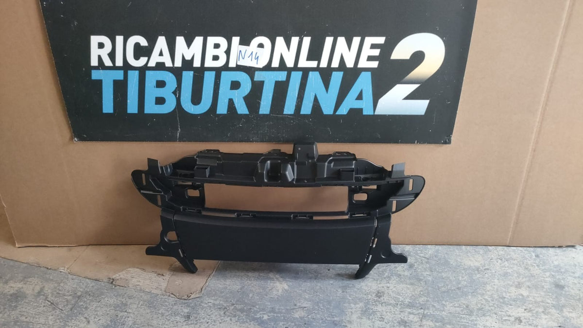 paraurti anteriore centrale Smart 451 dal 2007 in poi n14  ME3051002