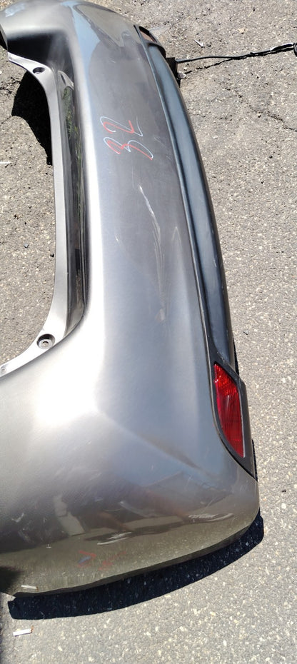 Par32 paraurti posteriore Toyota Yaris 2014 2017 con difetti