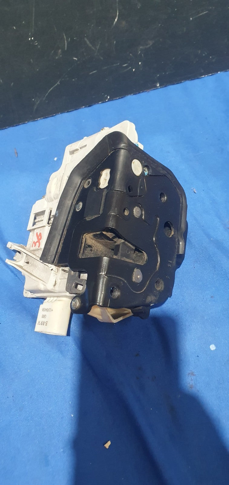 Ser 36 - Serratura elettrica Audi anteriore destra 4F1537016