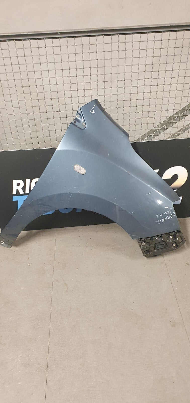 Parafango Anteriore Dacia Dokker destro dal 2012