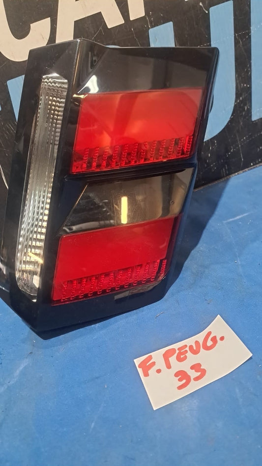 F Peu 33 Fanale posteriore interno sinistro Peugeot 3008