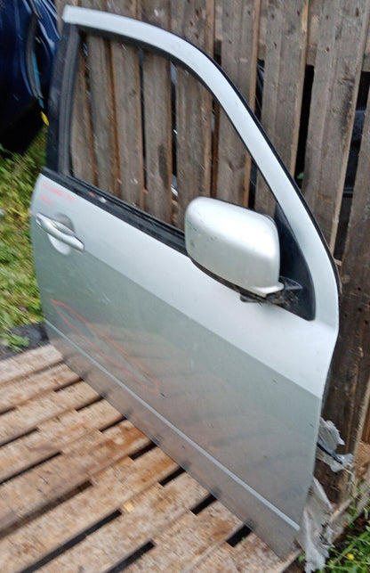 Portiera sportello anteriore destro Mitsubishi Outlander 2001 con difetto
