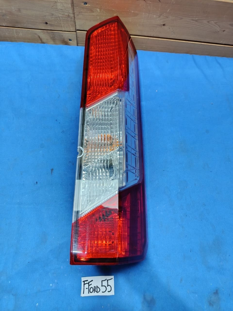 F Ford 55 - Fanale con difetto stop posteriore destro Ford Transit dal 2014
