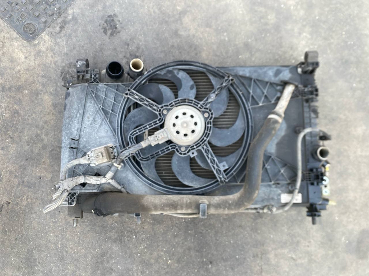 Muso completo musata Opel Meriva 1.3 Mtj dal 2010 paraurti graffiato grigio