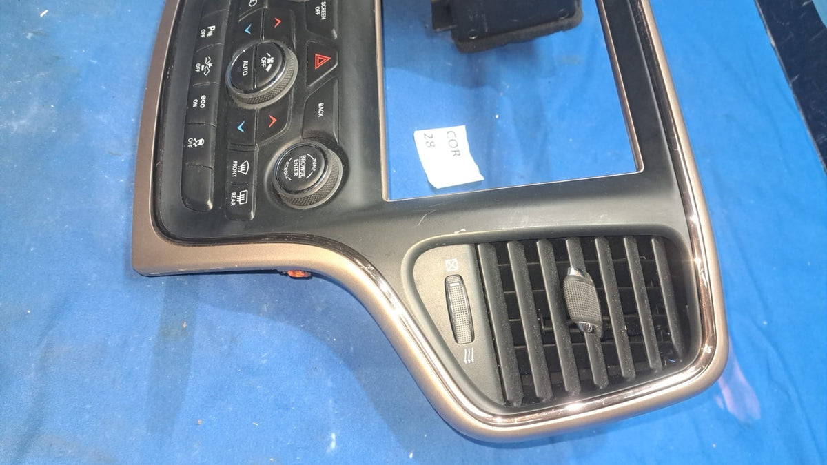 Cor 28 jeep Grand cherokee comandi  autoradio clima riscaldamenti e bocchette