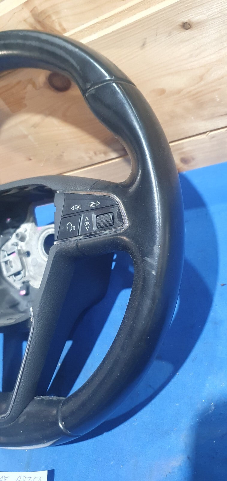 Vol 348 - Volante Seat Ateca