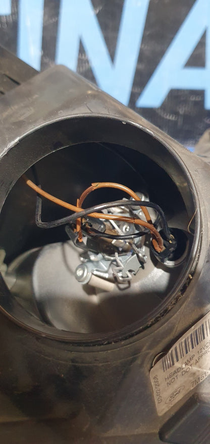 Fa 13 - Faro anteriore destro Ford C-Max 2010 cablaggio lampadine da rivedere