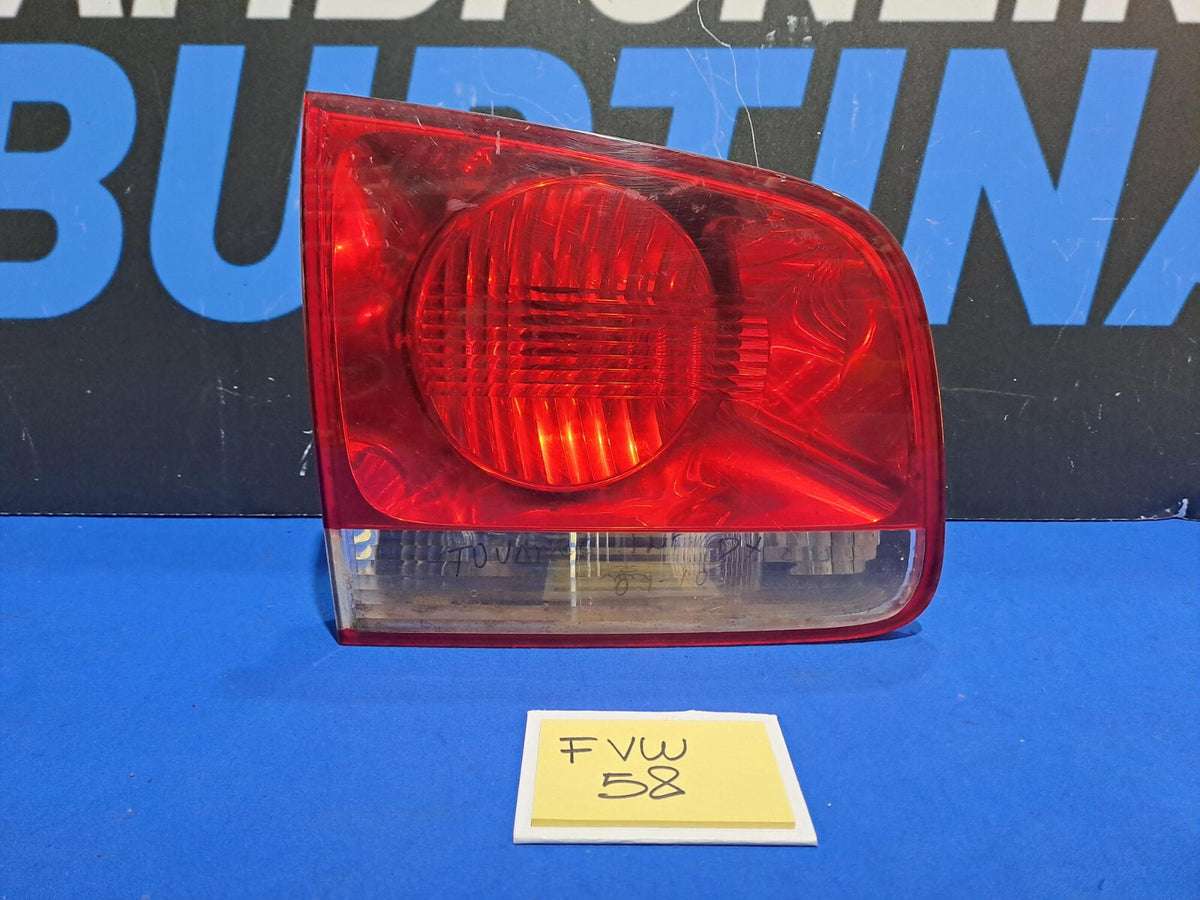 Fanale posteriore interno sinistro Volkswagen Touareg 2004-2010 - F VW 58