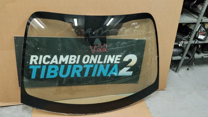 V22 parabrezza usato anteriore Toyota Yaris dal 2020