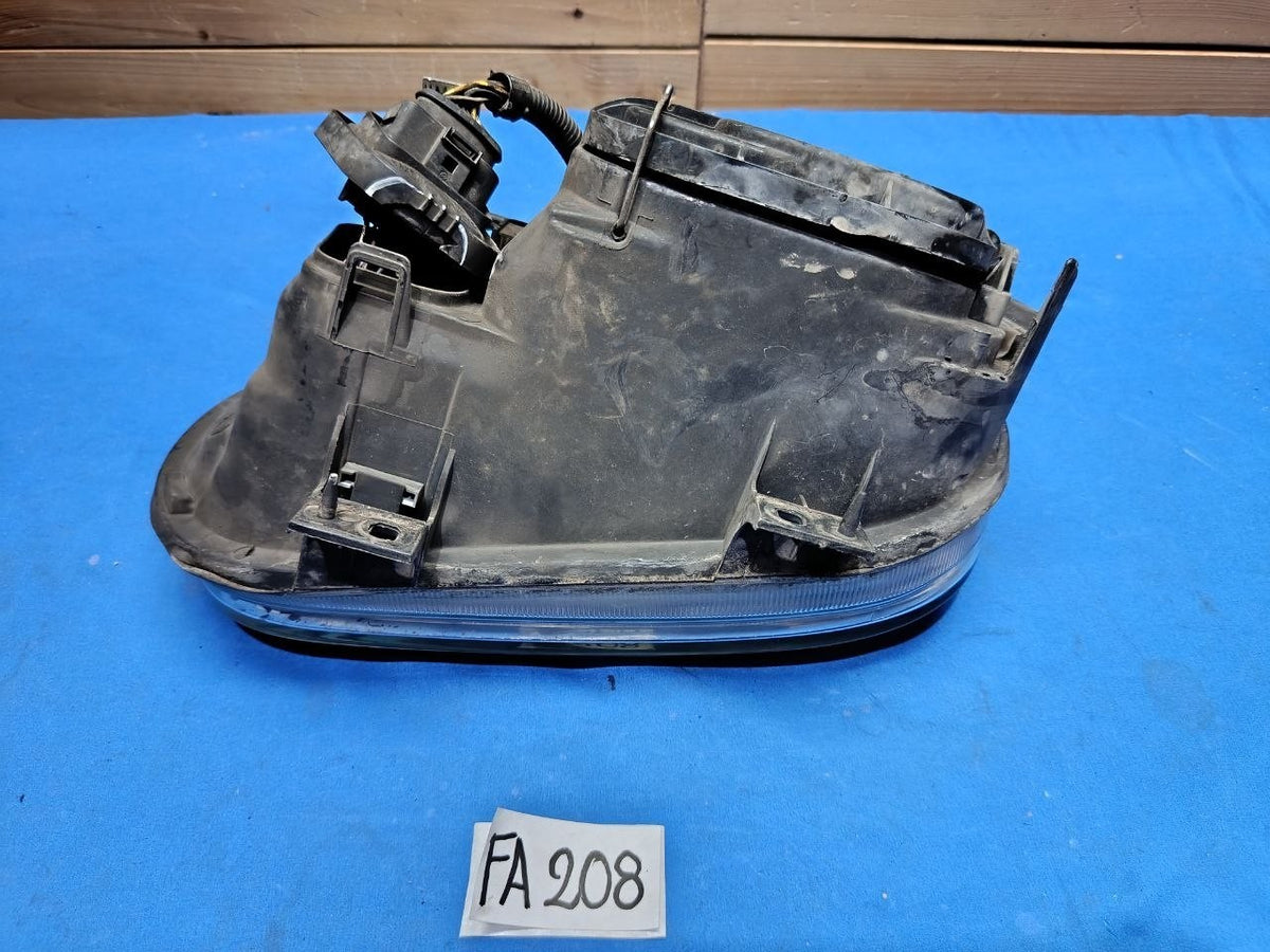 FA 208 - Faro anteriore destro Volkswagen Golf 4 1997 2003 tappo difettoso