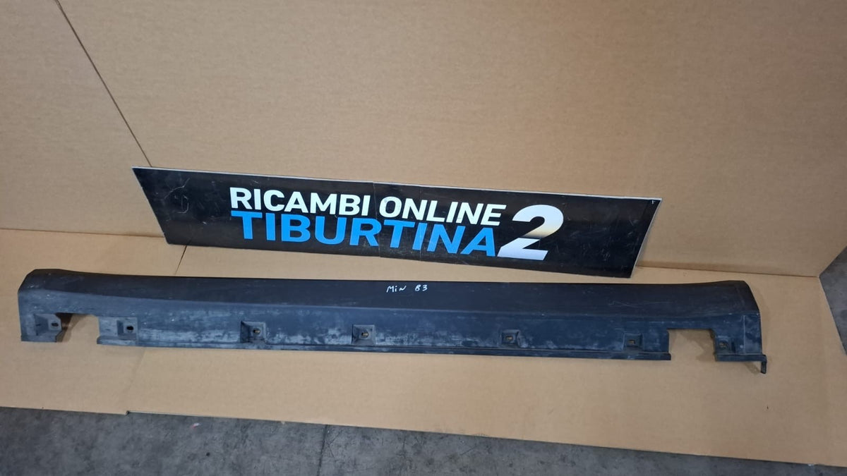 Min 83 - Minigonna sinistro Mercedes ml cod a1646900740 anno 06-12