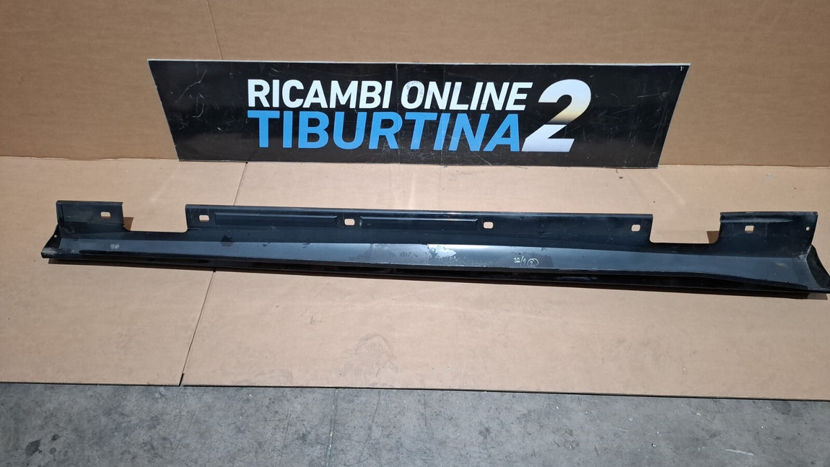 Minigonna sinistro Mercedes classe b cod a2466900240 anno 12 in poi Min 113